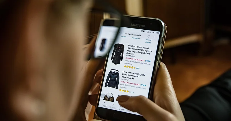 Les mécanismes concrets de l'achat de vêtements sur place