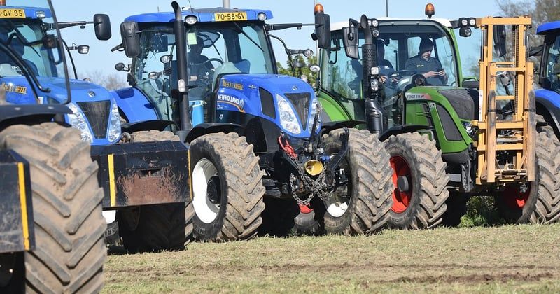 Colère agricole : les agriculteurs bloquent les grands axes routiers